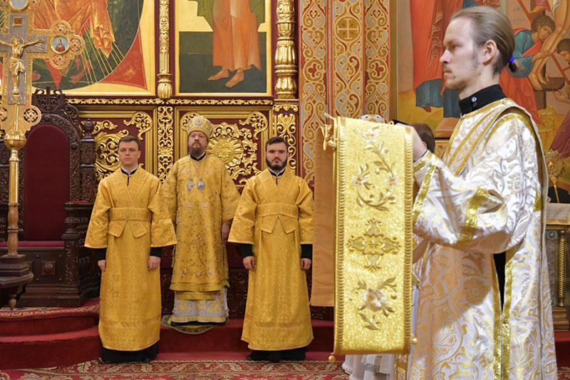 День памяти святителя Николая Мирликийского. Епископ Геннадий совершил Литургию в главном храме Южной столицы