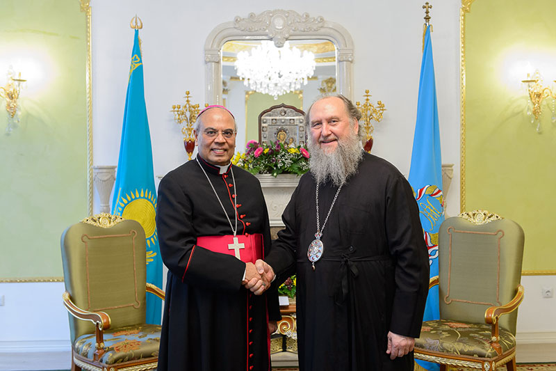Митрополит Александр и апостольский нунций в Республике Казахстан обсудили вопросы межконфессионального диалога в стране и ситуацию на Ближнем Востоке