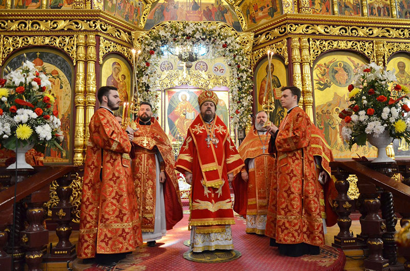 Епископ Каскеленский Геннадий возглавил служение Литургии в Вознесенском кафедральном соборе Алма-Аты